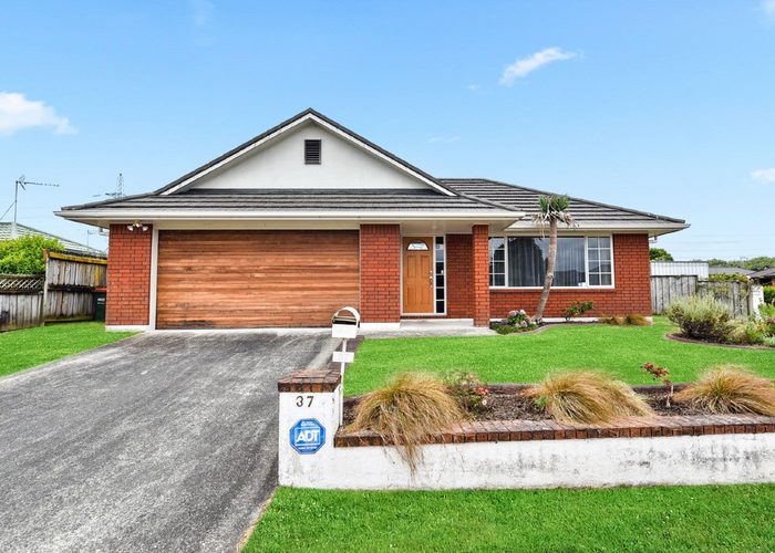  at 37 Nottingham Drive, Hamilton East, Hamilton