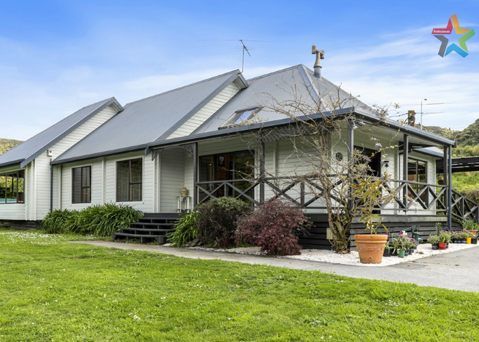  at 1 Cottle Heath Close, Manor Park, Lower Hutt