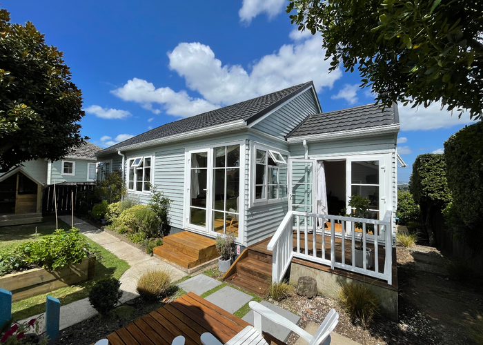  at 18 Court Crescent, Panmure, Auckland