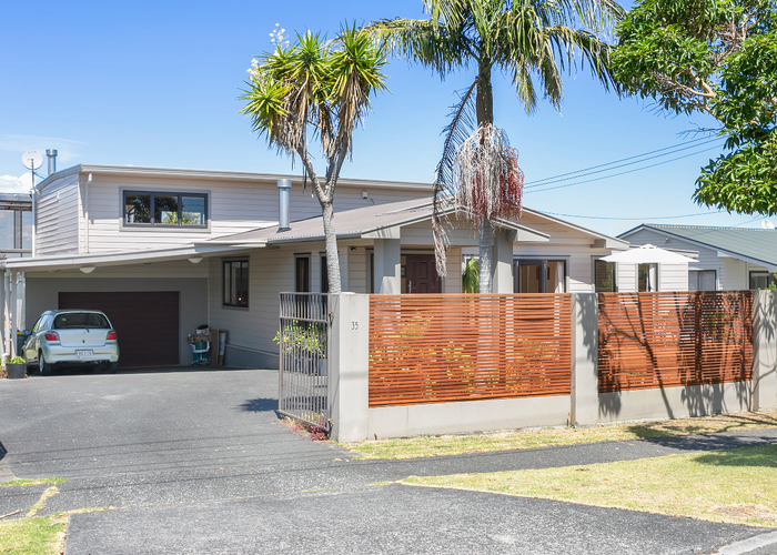  at 35 Toroa Street, Torbay, Auckland