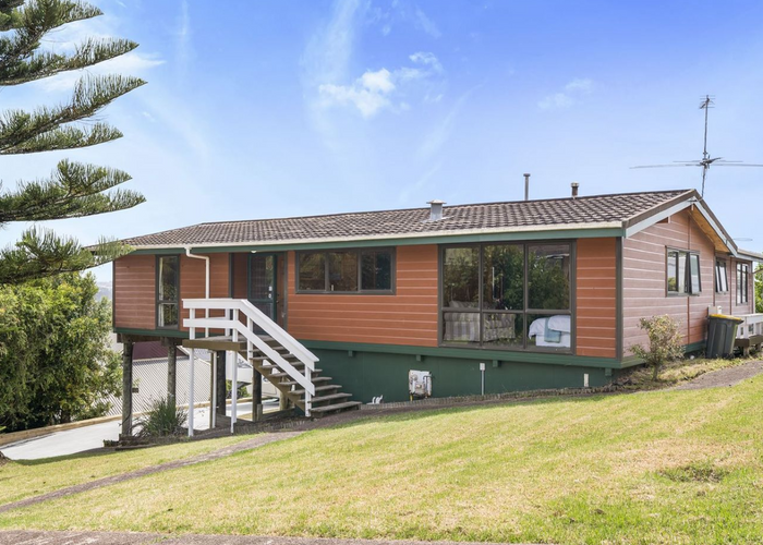  at 6 Bronzewing Terrace, Unsworth Heights, Auckland