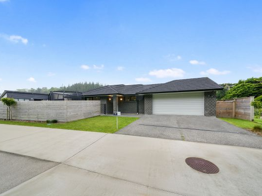  at 9 Tradewinds Drive, Whitby, Porirua