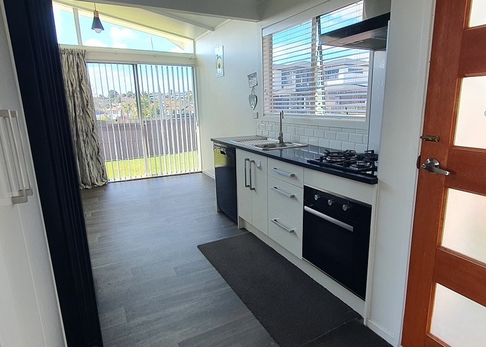  at 20 Almay Place, Clover Park, Auckland