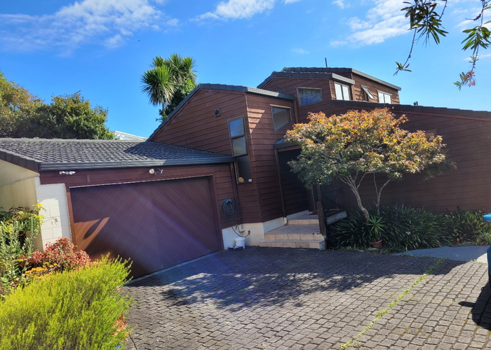 at 1/295 East Coast Road, Mairangi Bay, Auckland