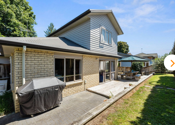  at 152 Clarkin Road, Fairfield, Hamilton