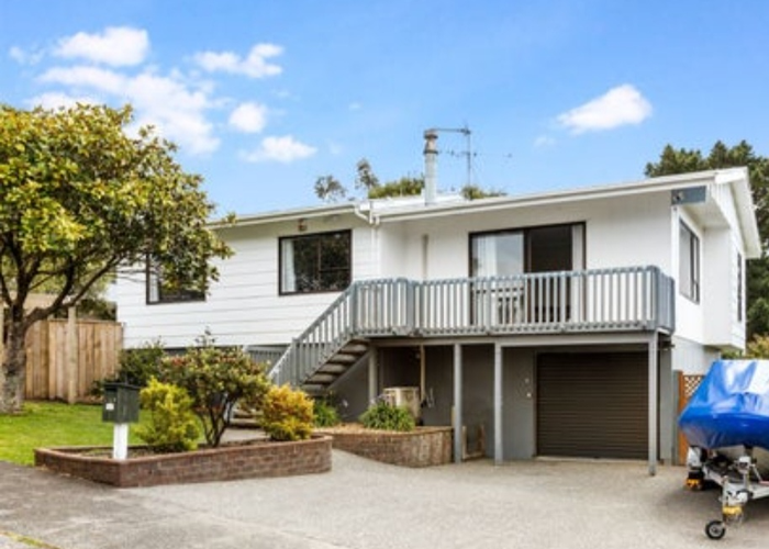  at 209 Staithes Drive South, Whitby, Porirua