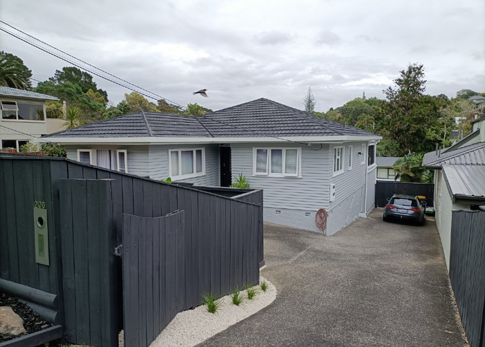  at 1/206 Beach Road, Campbells Bay, Auckland