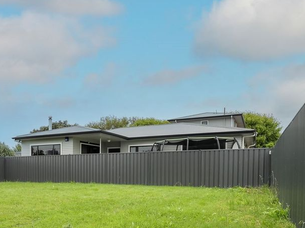  at 43 Meeanee Road, Taradale, Napier