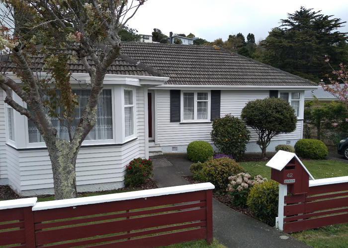  at 42 Redwood Avenue, Tawa, Wellington