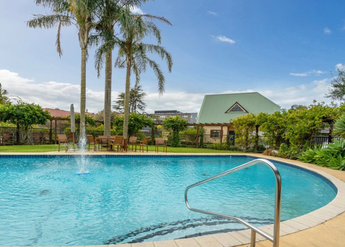  at 4/52 Taharoto Road, Takapuna, Auckland