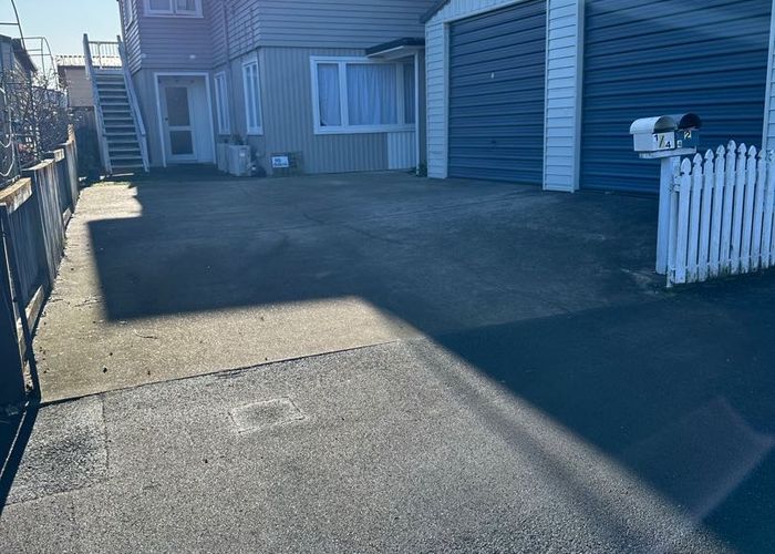  at 4 Richan Street, Glenview, Hamilton
