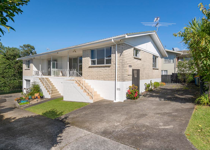  at 2/23 Taitua Drive, Te Atatu South, Auckland