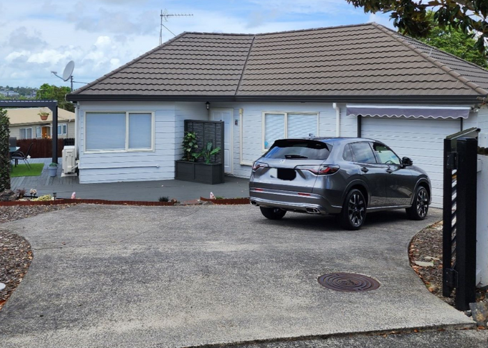  at 21 Broadfield Street, Massey, Auckland