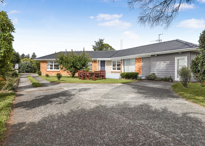  at 1 Patricia Avenue, Hamilton East, Hamilton