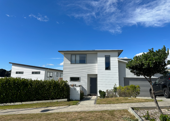  at 21 Ken Douglas Drive, Aotea, Porirua