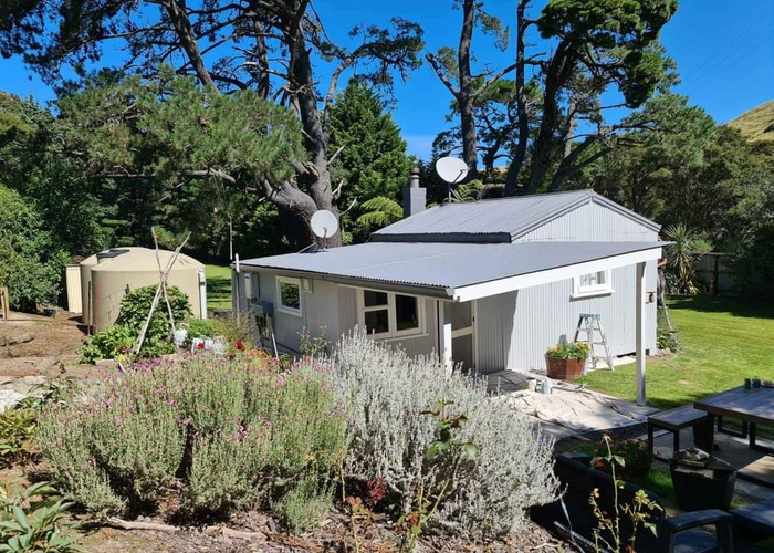  at 747 Tora Road, Tora