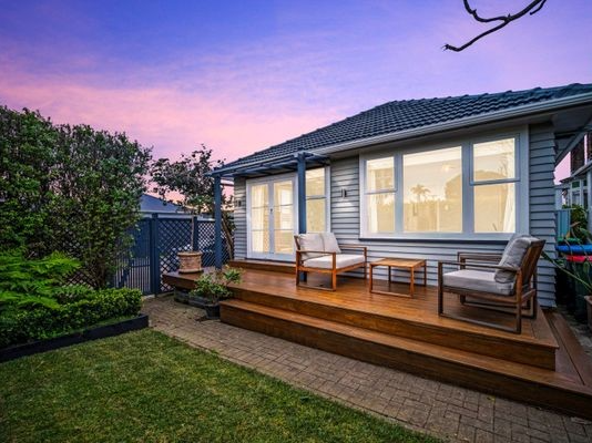  at 1/254 Meola Road, Point Chevalier, Auckland