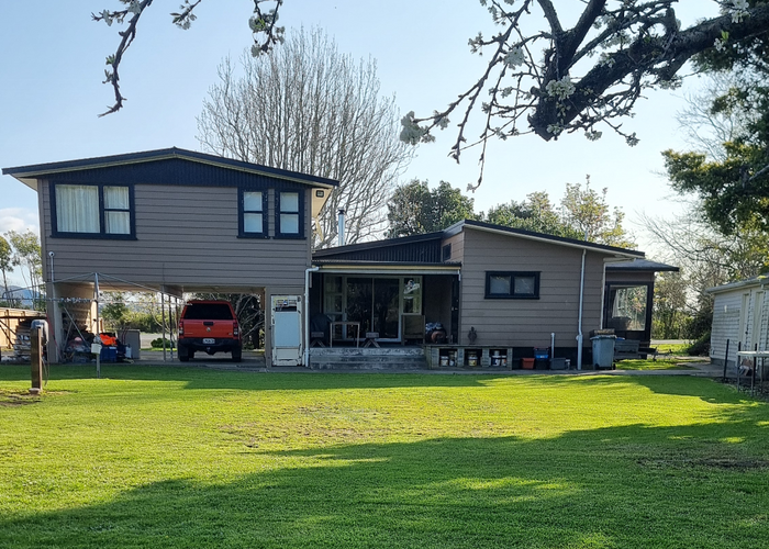  at 11 Otara Road, Otara