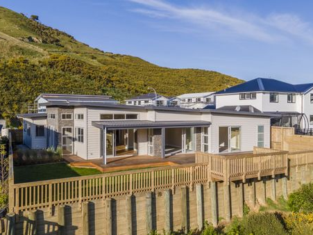  at 24 Farnworth Terrace, Churtron park, Wellington