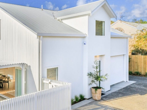  at 2/104 Marua Road, Ellerslie, Auckland