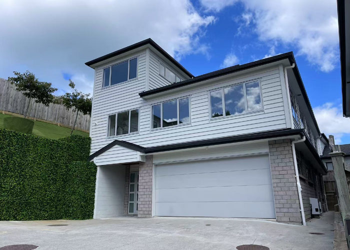  at 81 Lake Road, Northcote, Auckland