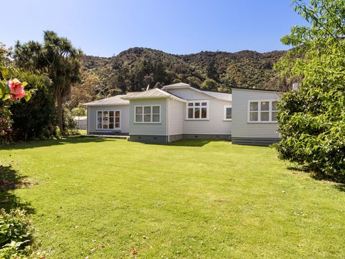  at 38 Norton Park Avenue, Fairfield, Lower Hutt