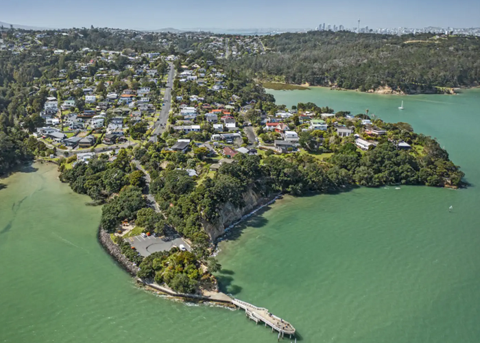  at 92 Island Bay Road, Beach Haven, Auckland