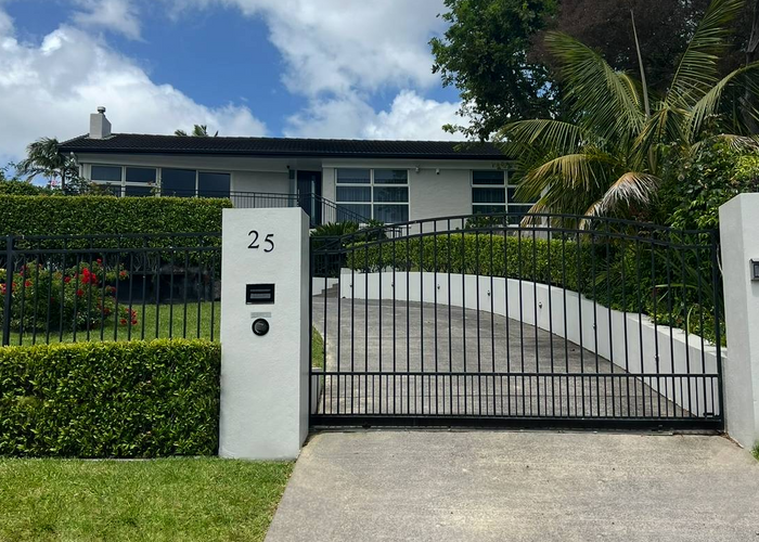  at 25 Hawkins Street, Meadowbank, Auckland