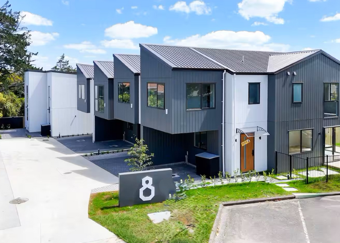  at 8C Nedlands Place, Burswood, Auckland