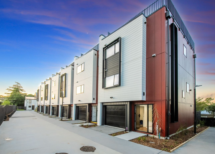  at 8/65 Stottholm Road, Titirangi, Auckland