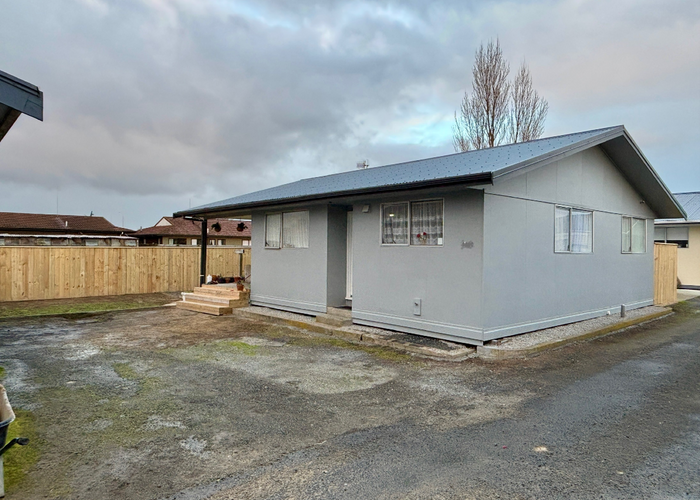  at 976C Tremaine Avenue, Roslyn, Palmerston North