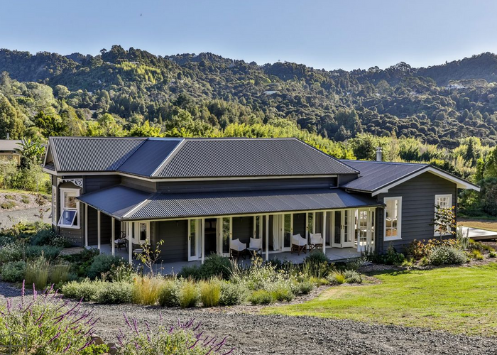  at 813 West Coast Road, Oratia, Auckland