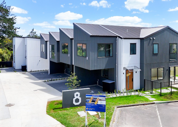  at 8C Nedlands Place, Burswood, Auckland