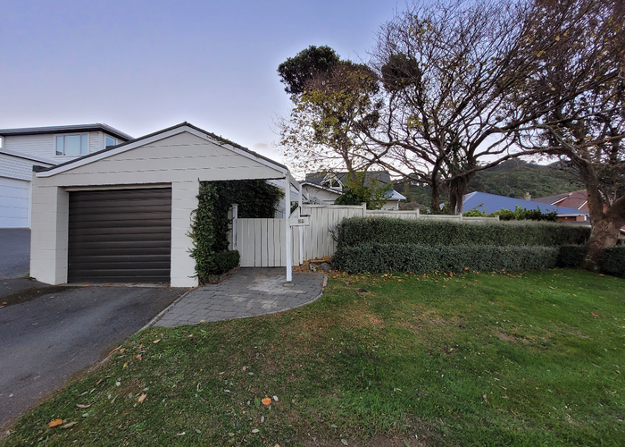  at 32 Box Hill, Khandallah, Wellington