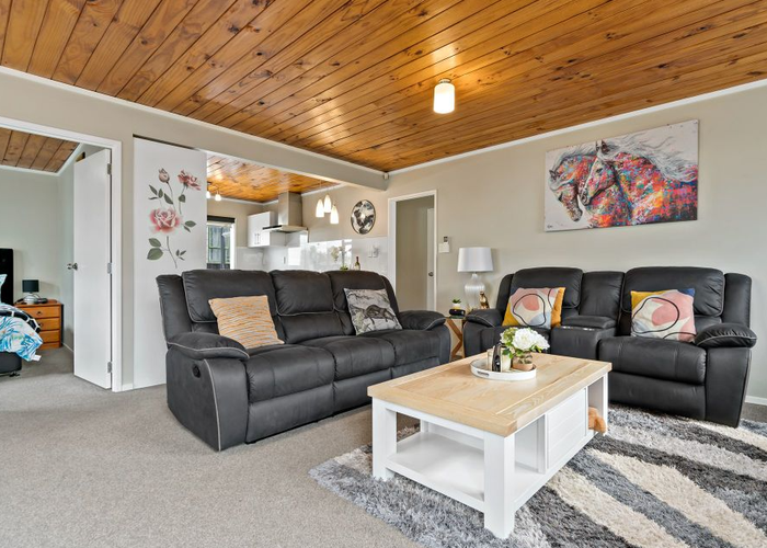  at 1/277 Porchester Road, Takanini, Auckland