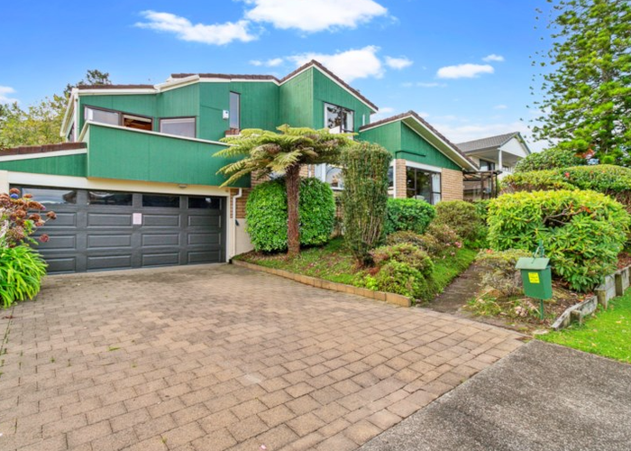 at 31 Carnoustie Drive, Wattle Downs, Auckland