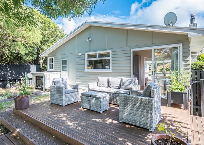  at 4 Gray Avenue, Paraparaumu Beach, Paraparaumu