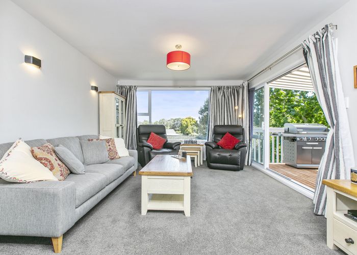  at 80 Muir Avenue, Mangere Bridge, Auckland