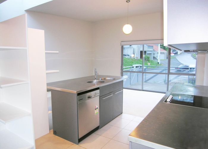  at 19/2 Onslow Road, Khandallah, Wellington