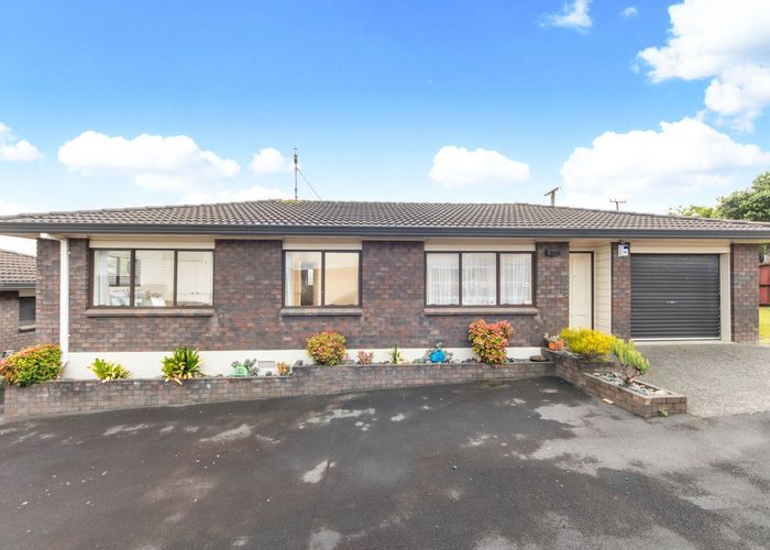  at 1/111 Sturges Road, Henderson, Auckland