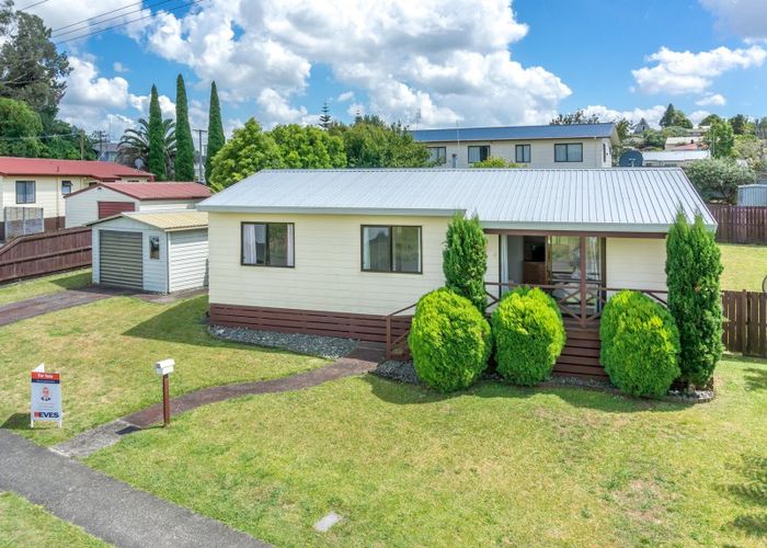  at 32 Foster Road, Temple View, Hamilton