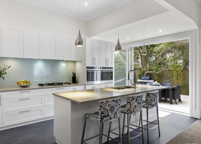  at 41 Simla Crescent, Khandallah, Wellington