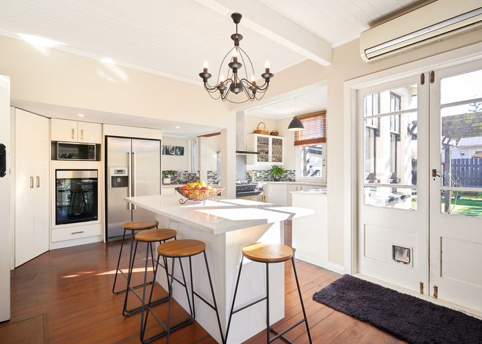 Free property data for 305 Southland Road, Hastings homes.co.nz