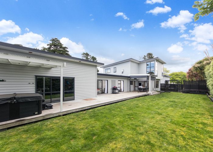  at 110 Simpson Road, Henderson Valley, Auckland