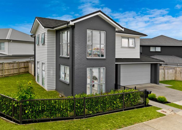  at 2 Frank Newton Road, Swanson, Auckland