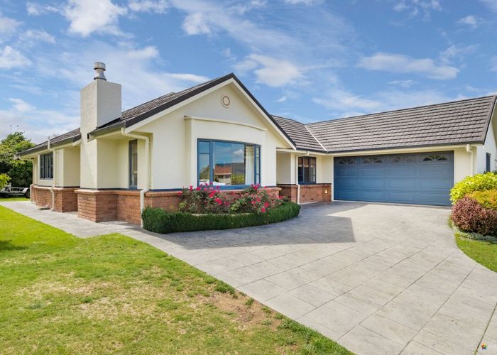Free property data for 6 Kirton Drive, Riverstone Terraces, Upper Hutt