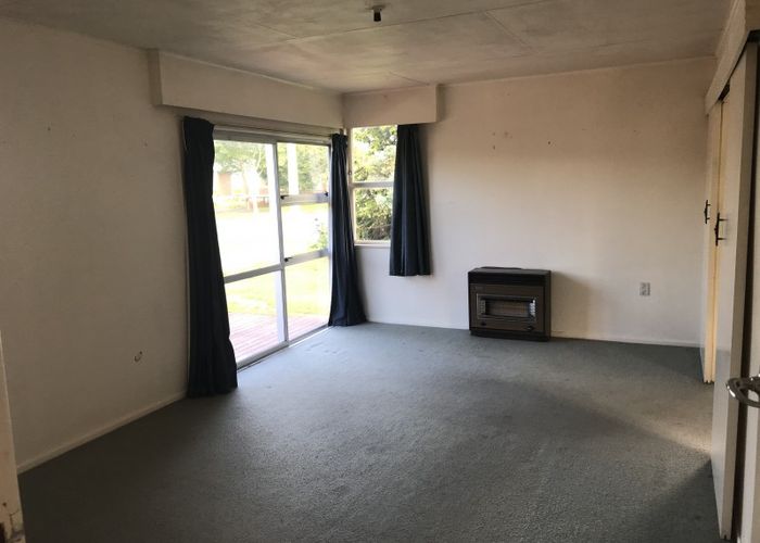  at 32 Nevada Road, Silverdale, Hamilton