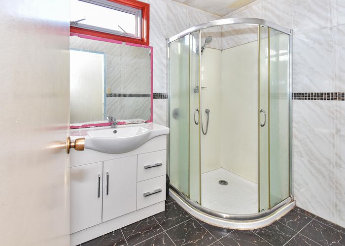  at 1/19 Charntay Avenue, Clover Park, Auckland