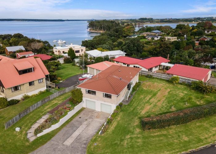  at 4 Giles Way, Tanners Point, Tahawai