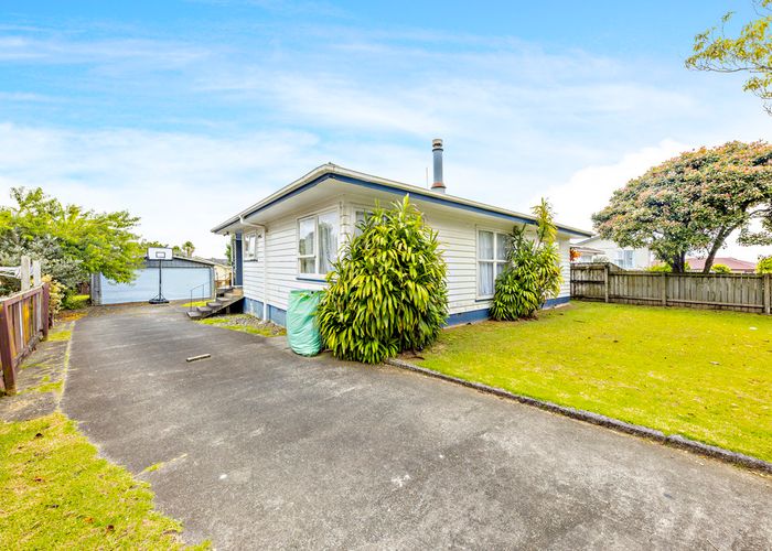  at 28 Mckinstry Avenue, Mangere East, Auckland